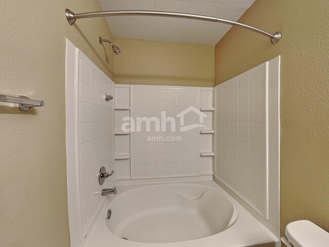 Building Photo - 1760 Blackmore Dr