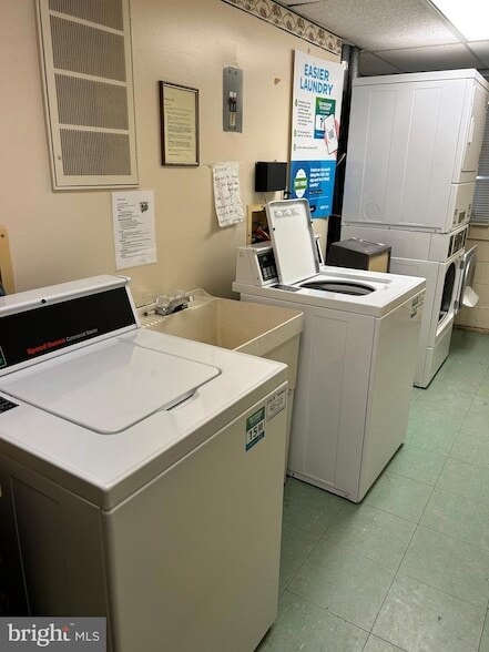 Building Photo - 884 Quince Orchard Blvd