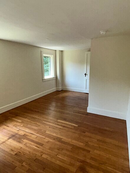 Building Photo - 6 Sleepy Hollow Pentway