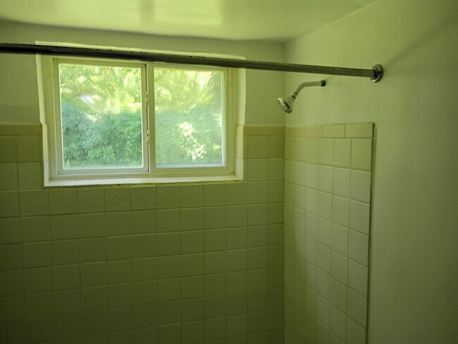 Building Photo - 1211 Wessels Ave