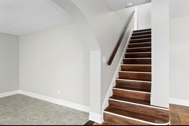 Building Photo - 200 Price Ct