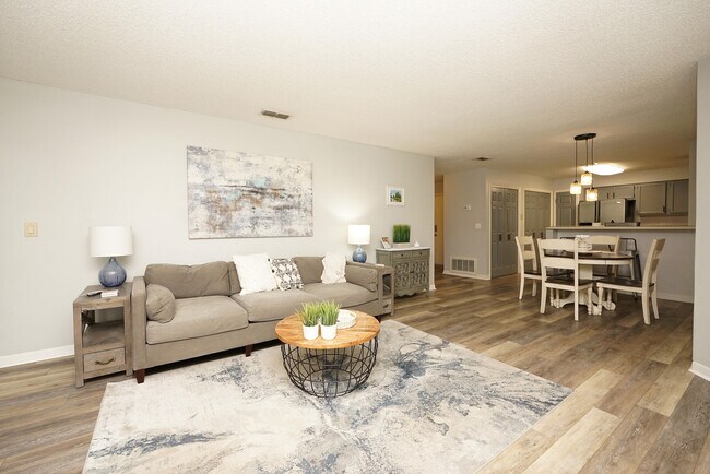 Building Photo - 55 Bay Dr