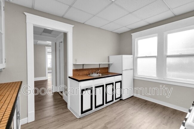 Building Photo - 1247 Hertel Ave