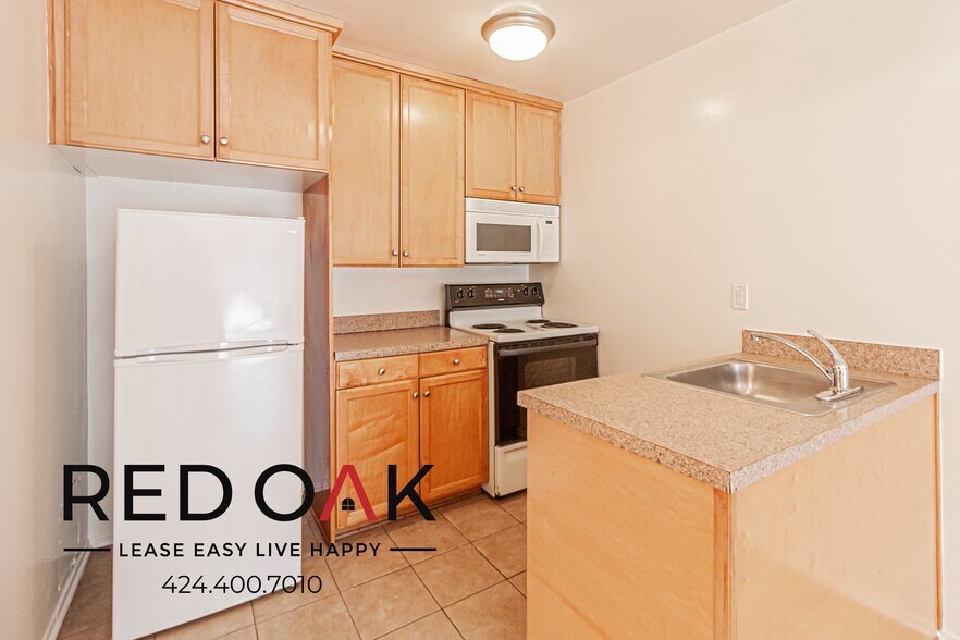 Building Photo - 20200 Sherman Way