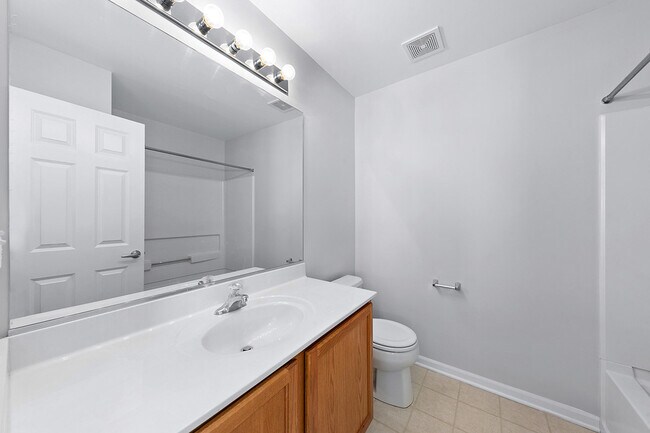 Building Photo - 23844 McMullin Cir