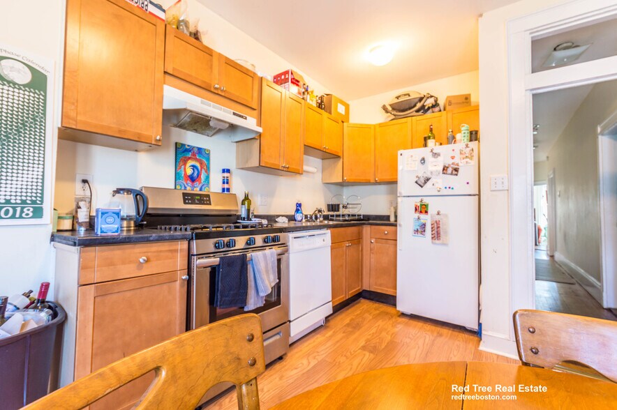 Building Photo - 48 Green St