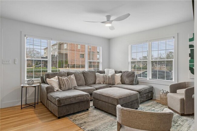 Building Photo - 2790 Sardis St