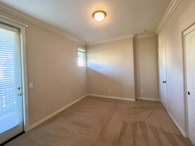 Building Photo - 16633 Sonora St