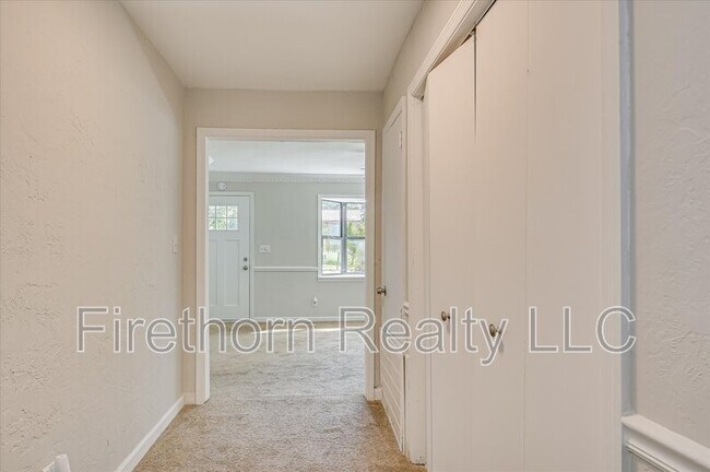 Building Photo - 2349 Henry Cir