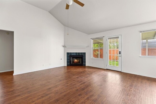 Building Photo - 106 Wisteria Dr