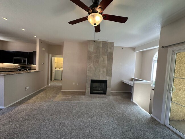 Building Photo - 2 Bed, 2 Bath in Courtyard Estates!