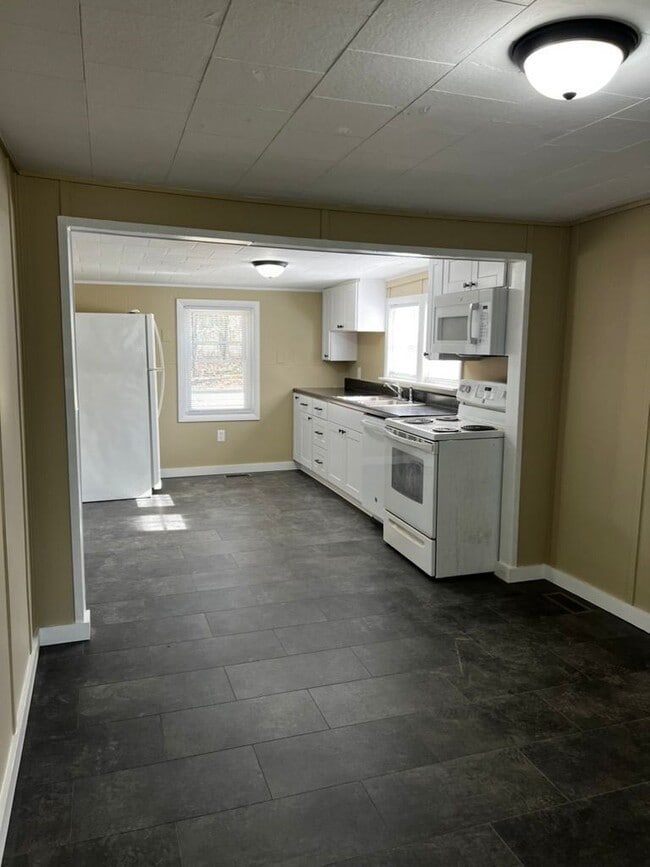 Building Photo - 11249 Orange Rd