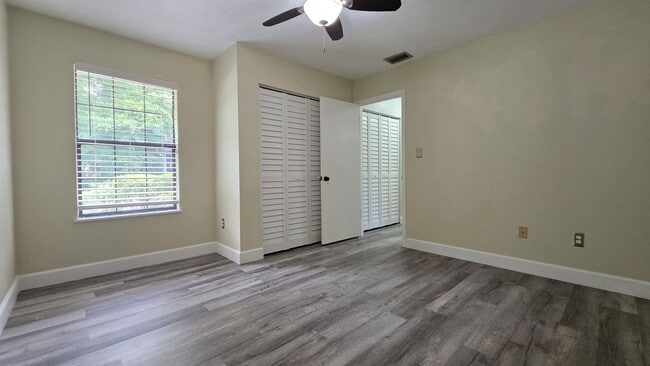Building Photo - FOR RENT 2 bed 2 bath 1 car garage home.
