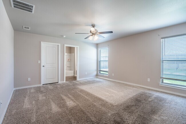 Building Photo - 2311 Outlaw Ct