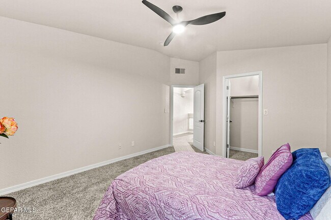 Building Photo - 3121 Tierra Paola Ln