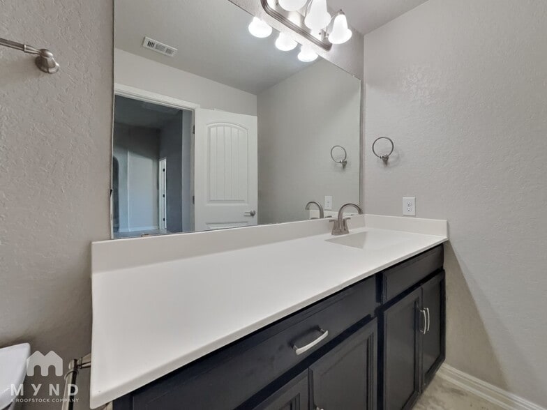 Building Photo - 11335 Decidedly