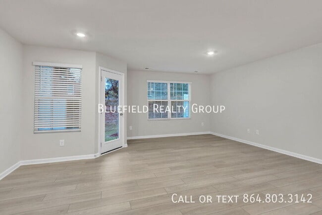 Building Photo - 808 Harper St