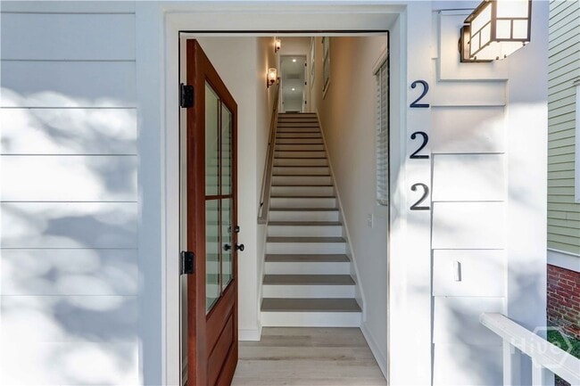 Building Photo - 222 W 39th St