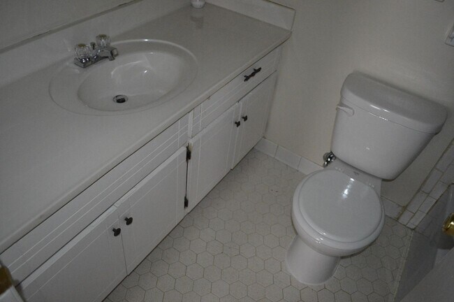 Building Photo - 3856 Jasmine Dr