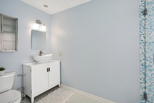 Building Photo - 1002 Defoors Landing NW