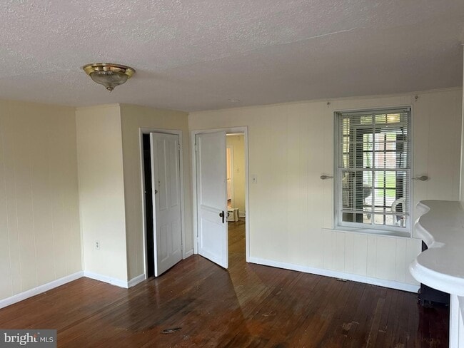 Building Photo - 619 S Cameron St
