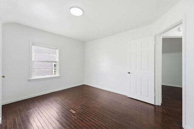 Building Photo - 4029 Weisser Park Ave