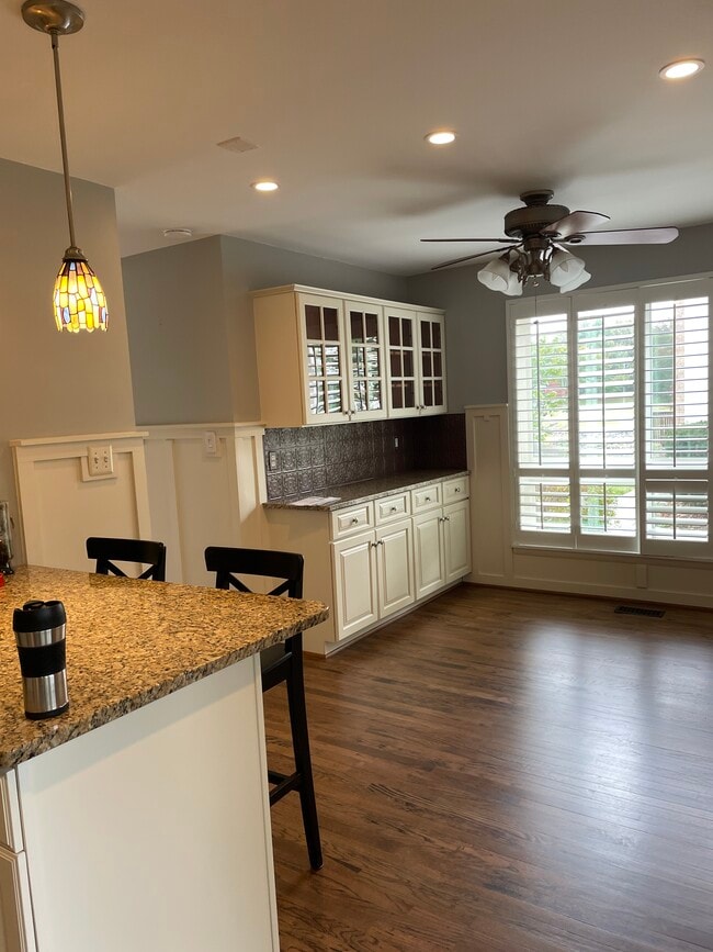 Building Photo - 7527 Broken Staff