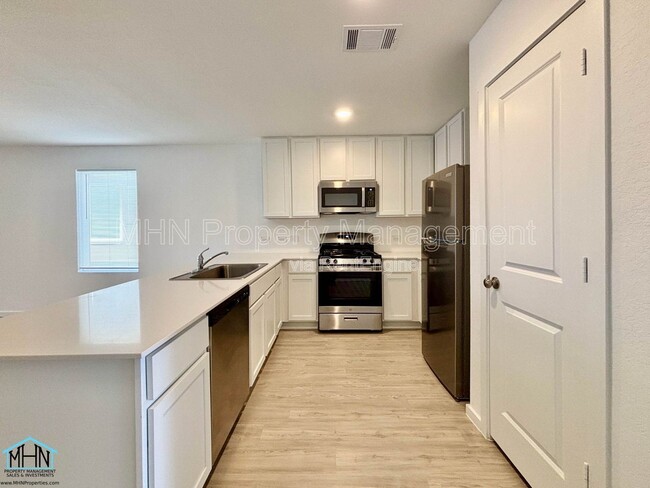 Building Photo - 12931 Kathleen St