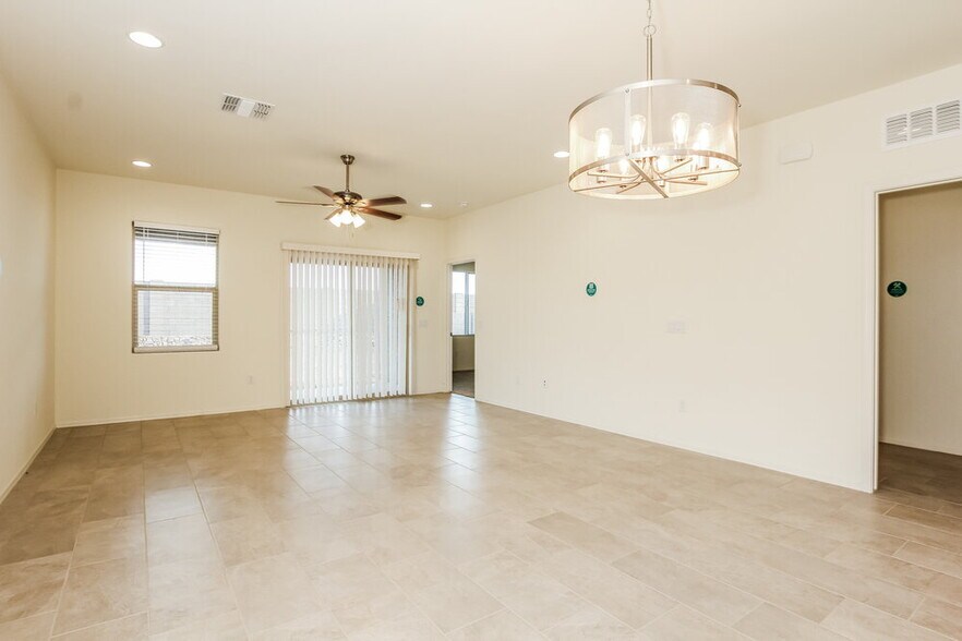 Building Photo - 6989 W Hedge Rose Dr