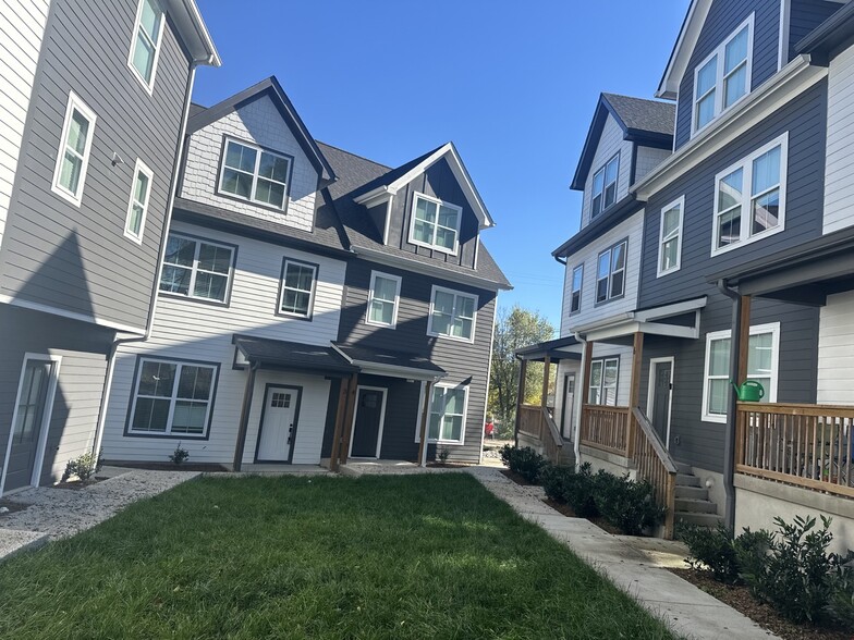 Building Photo - 200 Raymond St