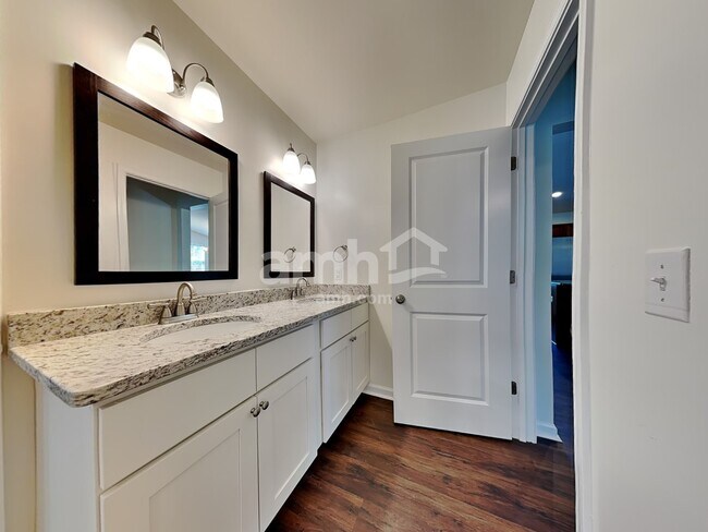 Building Photo - 43 Blackberry Cir