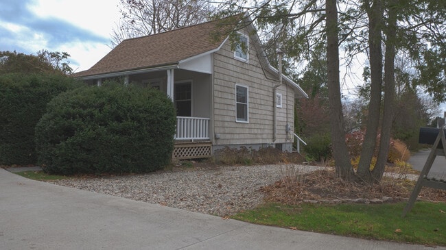 Building Photo - 3 Howard Ave