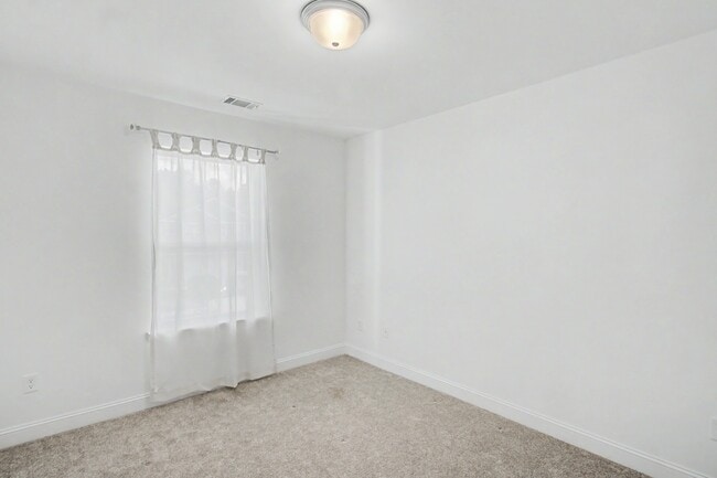 Building Photo - 248 Buckingham Dr
