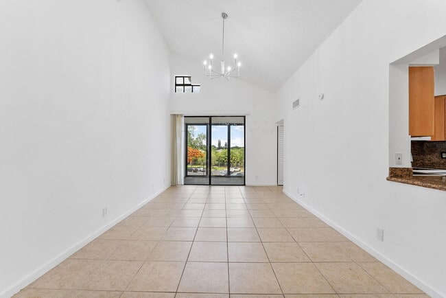 Building Photo - 212 Lake Pointe Dr