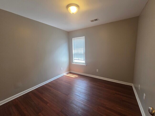 Building Photo - 1315 Crosstown Ct