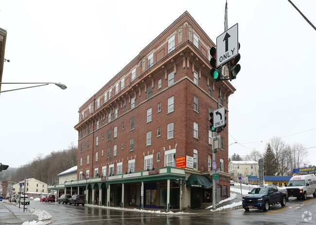 Primary Photo - Maverick/Snyder Apartments