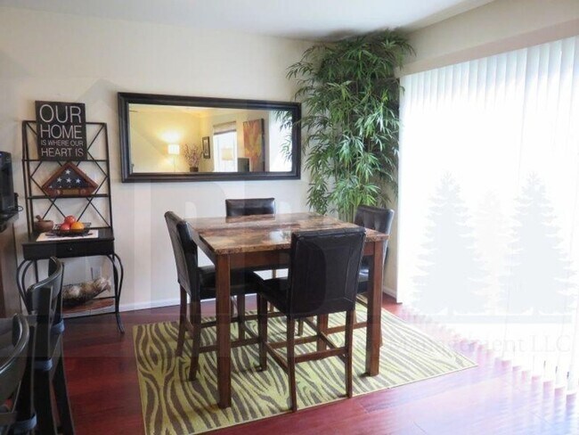 Building Photo - Beautiful 4 Bedroom Home located in a Gate...
