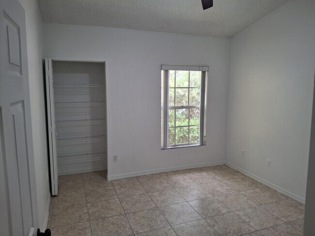 Building Photo - 10324 Fox Trail Rd S