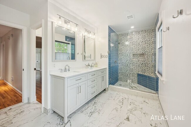 Building Photo - Professionally Managed Home In Gated  Comm...