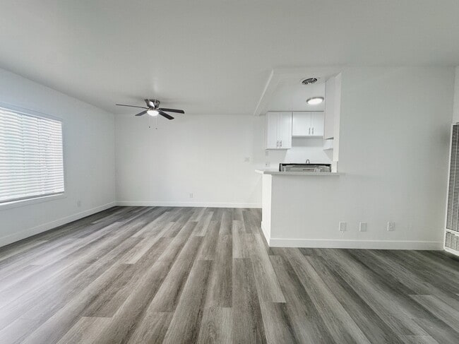 Building Photo - 4037 McLaughlin Avenue