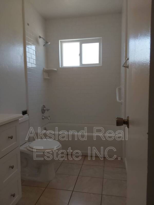 Building Photo - 4707 Elm St