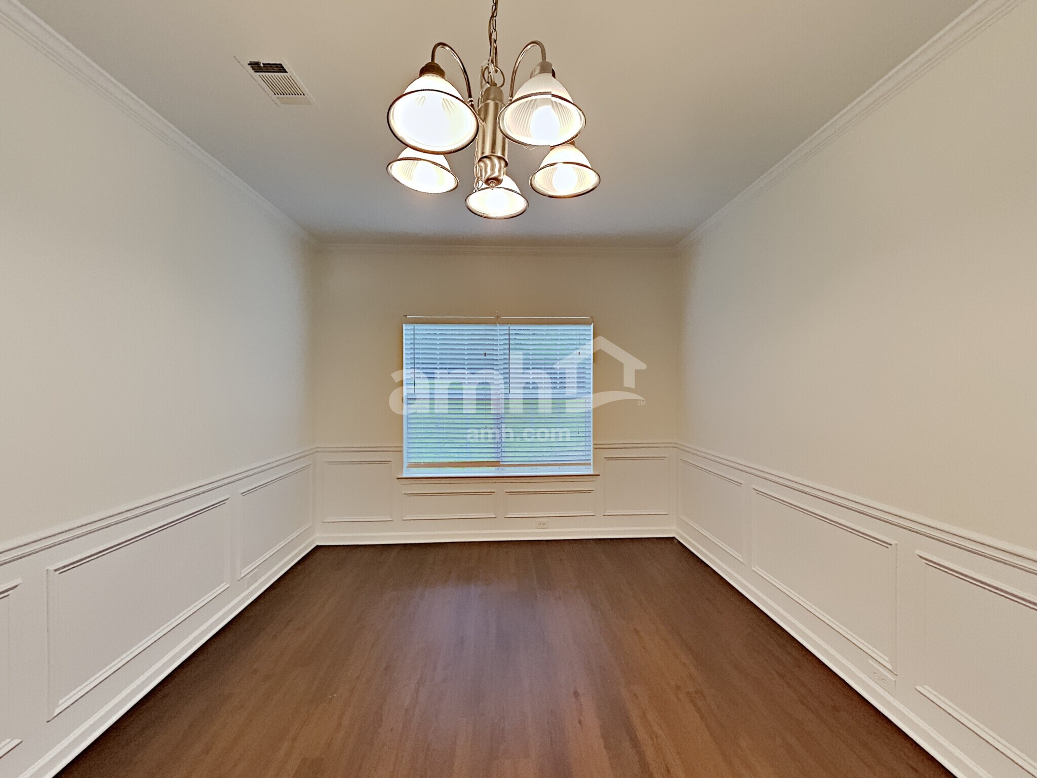 Building Photo - 412 Farmwood Way