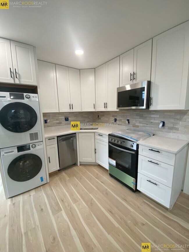 Building Photo - 47 Orleans St