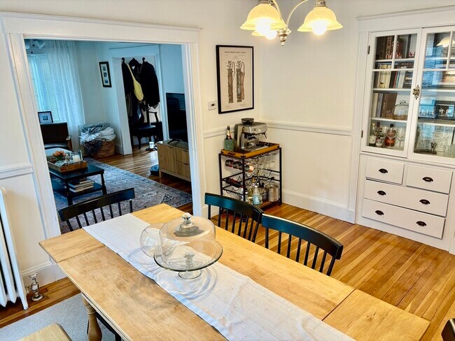 Building Photo - 44 Hillsdale St