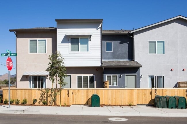 Building Photo - 533-533 Grande Ave