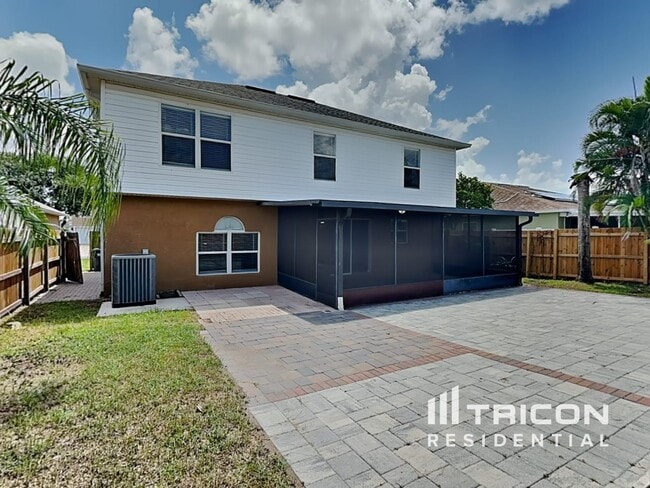 Building Photo - 12610 Lake Vista Dr
