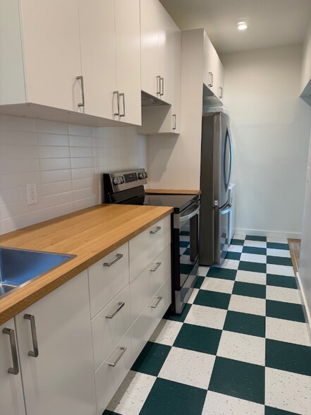 Building Photo - 1086 W Kensington Rd