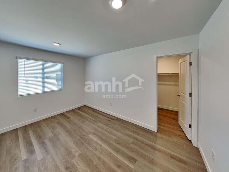 Building Photo - 9672 N Rancho Lozano