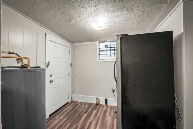 Building Photo - 1066 W 13th St