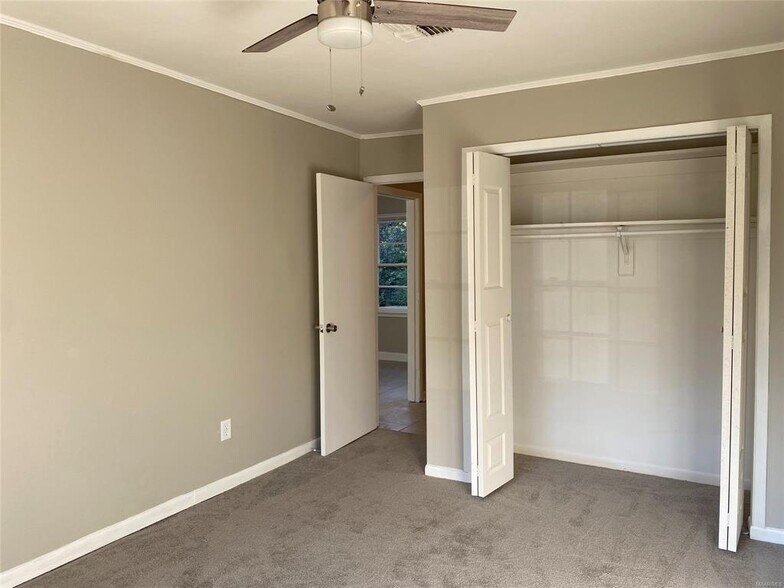 Building Photo - 1717 Robison Hill Rd